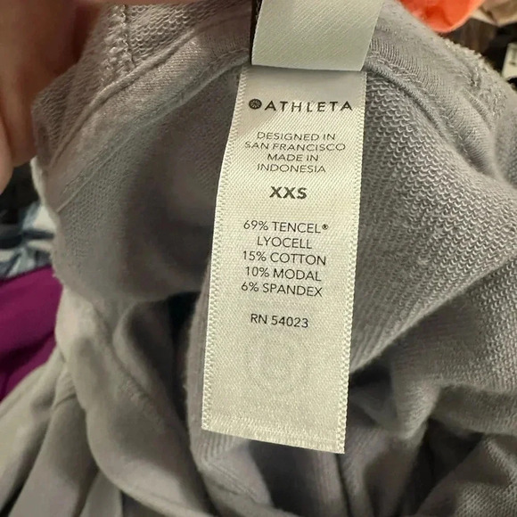 Athleta Cabana Tunic Short Sleeve Hoodie Light Purple // Size XXS - Picture 8 of 8